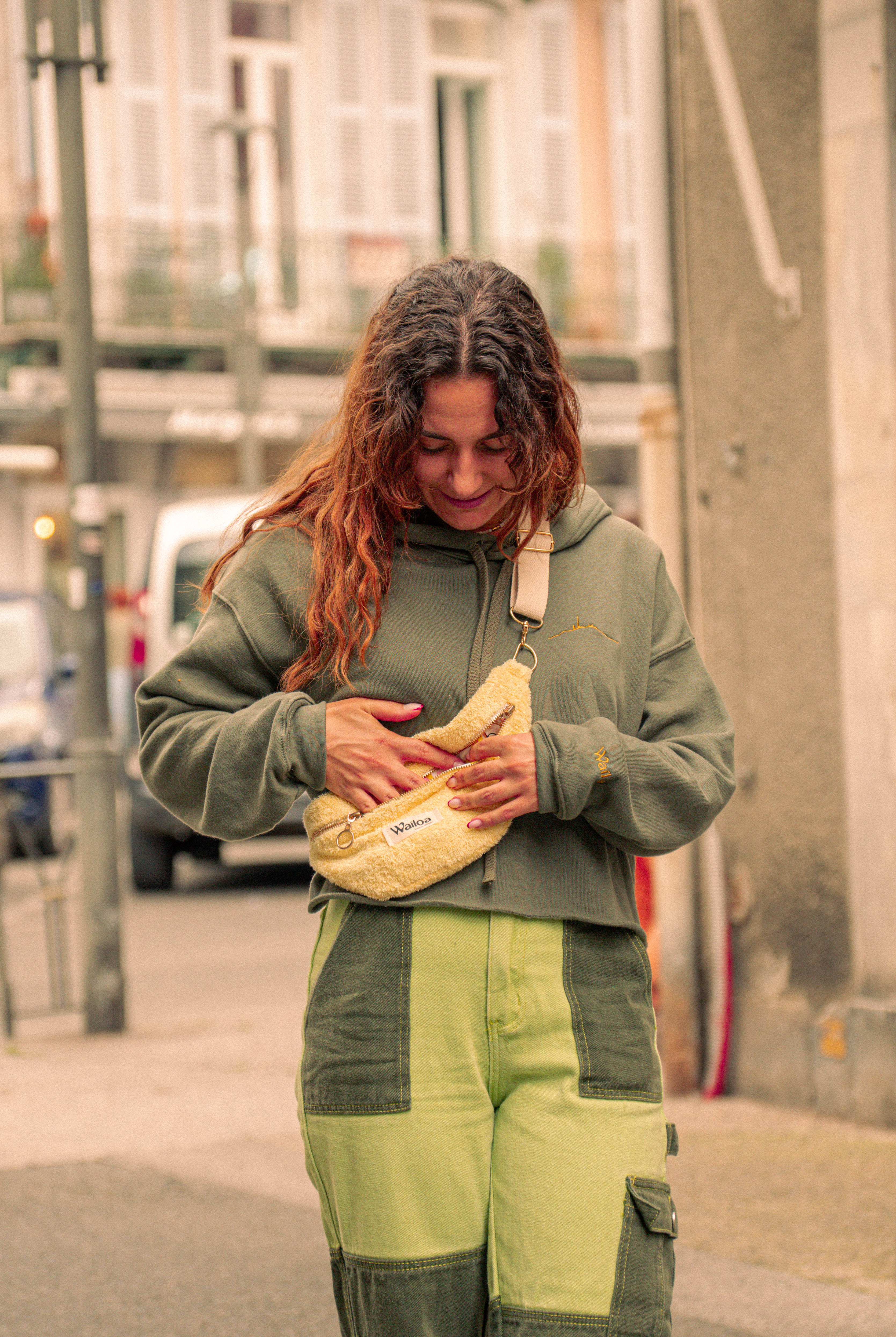 Banane en éponge jaune pastel - Waïloa