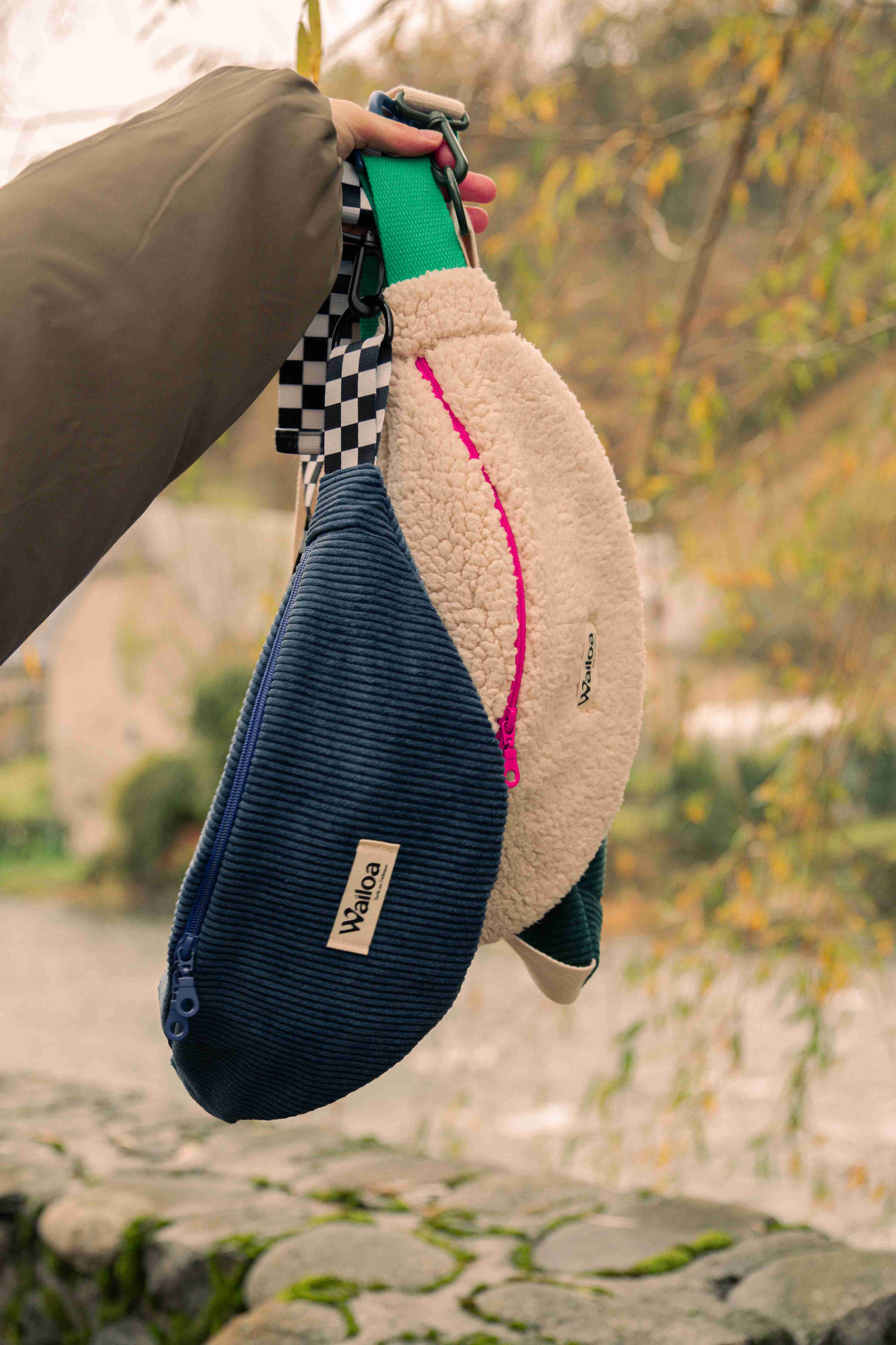 Banane en velours et damier