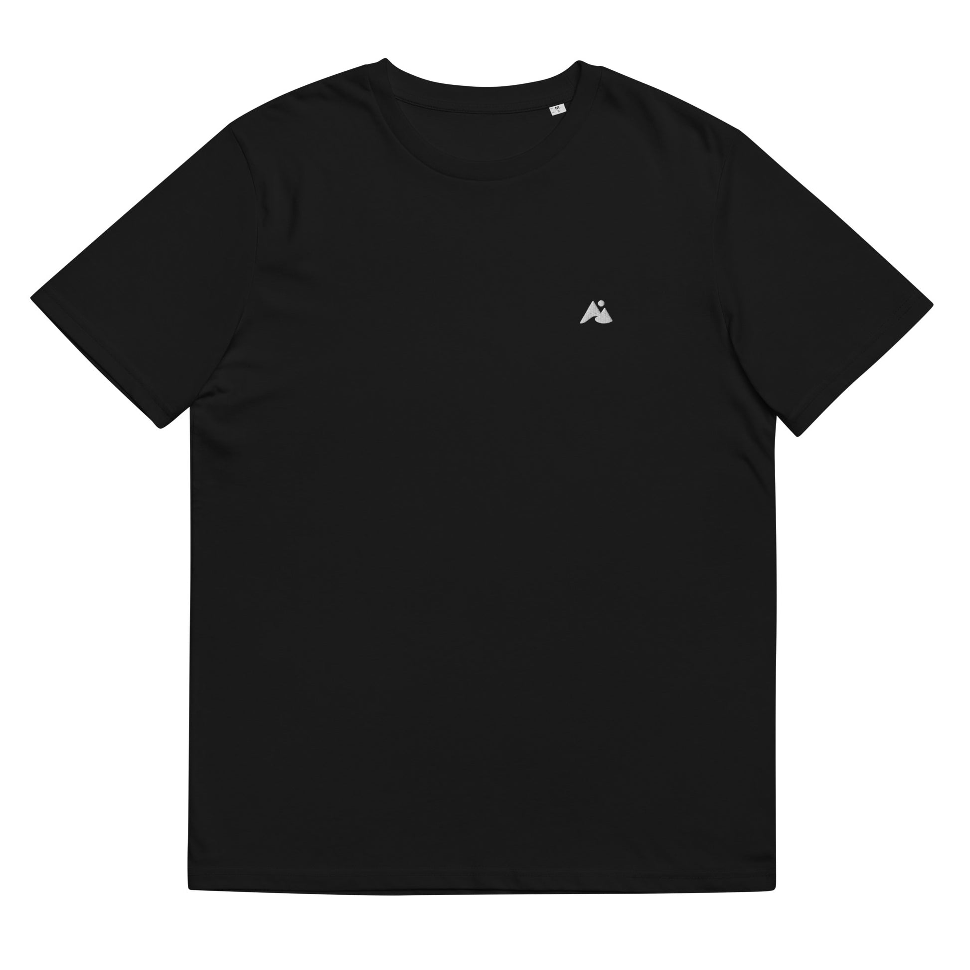 Il s'agit d'une image d'un t-shirt unisexe de couleur noire avec un logo en forme de montagne et de vague blanc sur la poitrine côté coeur. L'image est prise de face et le t-shirt est affiché sur un fond blanc.